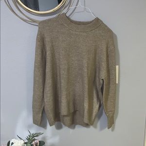 Brown/tan sweater